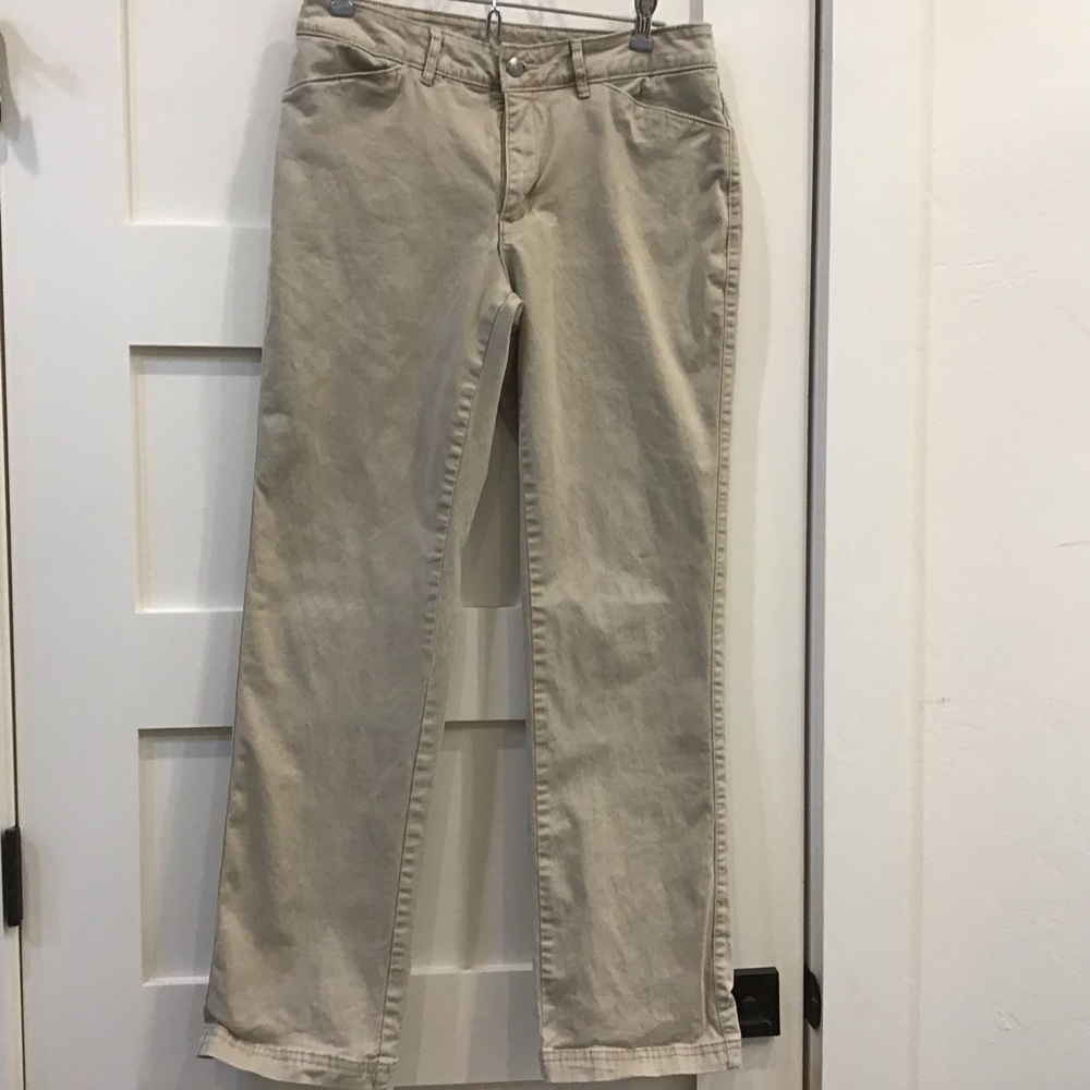 🌿 Magellan Outdoors Women’s Khaki Pants – Size 10 – Great Pre-Loved Condition